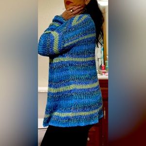 Cute sweater size large. Gently worn